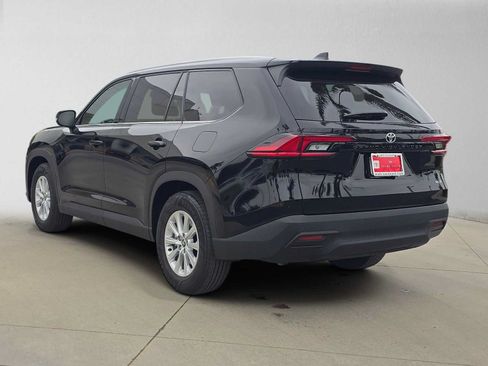 Certified 2026 Toyota Grand Highlander FWD image 5