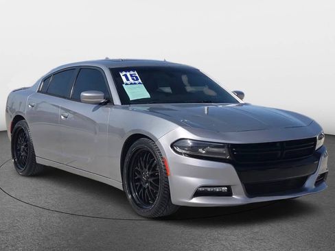 Used 2015 Dodge Charger R/T w/ Plus Group RWD image 2