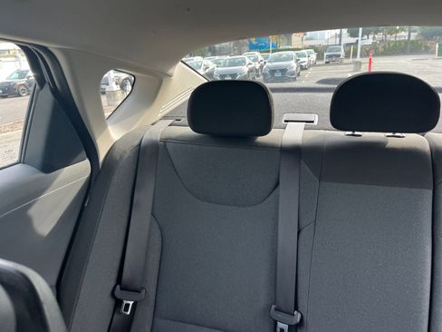 Used 2025 Kia K4 LXS image 40