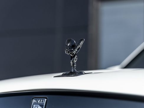 Used 2024 Rolls-Royce Cullinan Black Badge image 19