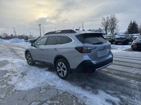 Used 2020 Subaru Outback Limited image 5