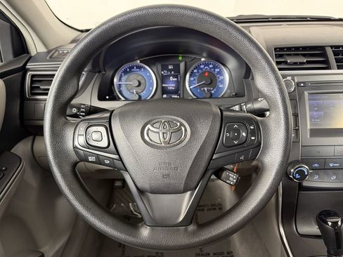 Used 2017 Toyota Camry LE FWD image 25