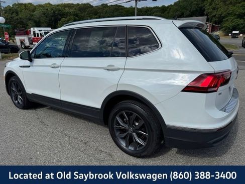 Certified 2023 Volkswagen Tiguan SE w/ Panoramic Sunroof Package AWD/4WD image 7