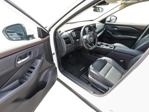 Used 2023 Nissan Rogue SV w/ SV Premium Package AWD/4WD image 11