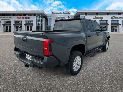 Used 2025 Toyota Tacoma SR AWD/4WD image 8