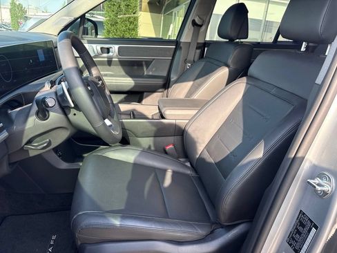 Certified 2025 Hyundai Santa Fe Limited FWD image 5