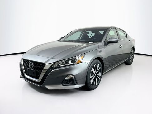 Used 2022 Nissan Altima 2.5 SV FWD image 3