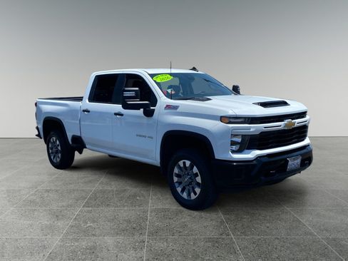 Used 2026 Chevrolet Silverado 2500 Custom w/ Custom Value Package AWD/4WD image 7