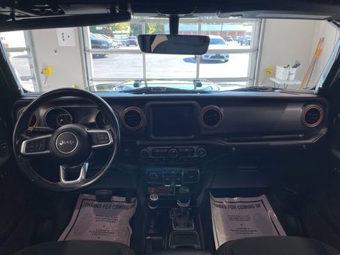 Used 2022 Jeep Gladiator Mojave image 12