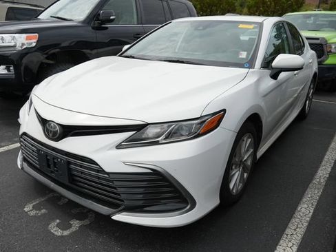 Used 2021 Toyota Camry LE FWD image 6