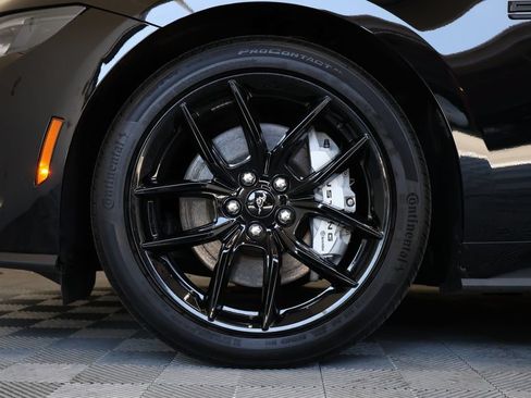 Used 2025 Ford Mustang GT RWD image 9