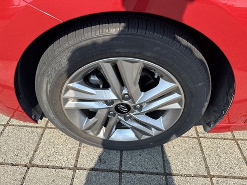 Used 2020 Hyundai Elantra Value Edition FWD image 9