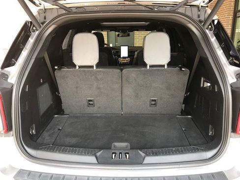Used 2021 Ford Explorer ST w/ Equipment Group 401A AWD/4WD image 11