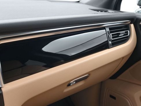 New 2026 Porsche Macan image 23