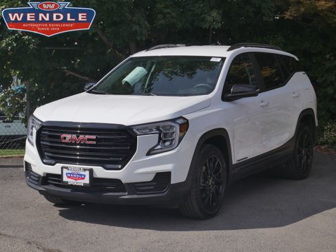 Used 2024 GMC Terrain SLE w/ Driver Convenience Package AWD/4WD image 1