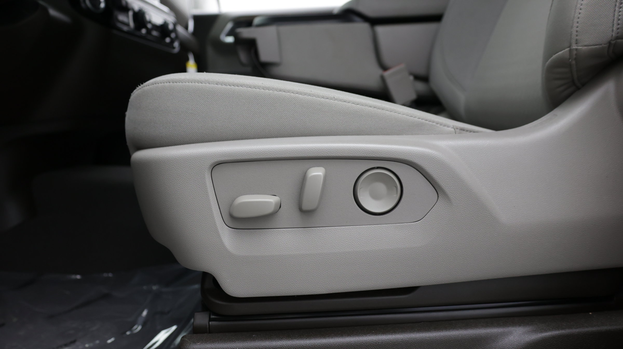 Used 2026 Chevrolet Silverado 1500 RST AWD/4WD image 15