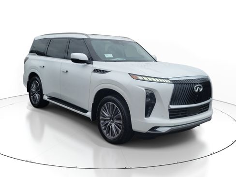 New 2026 INFINITI QX80 Luxe image 2