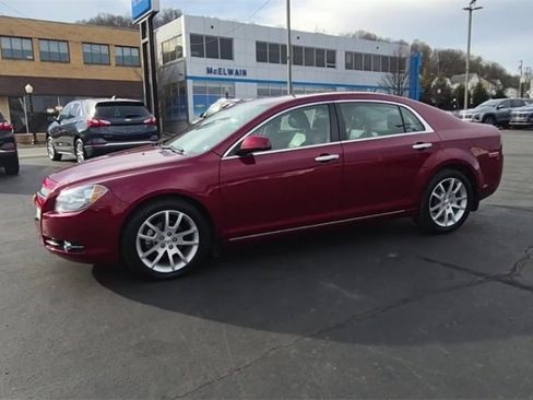 Used 2010 Chevrolet Malibu LTZ w/ HFV6 Engine Package image 6