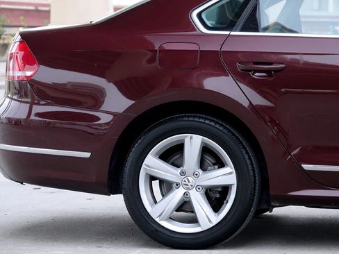 Used 2013 Volkswagen Passat TDI SEL Premium image 27