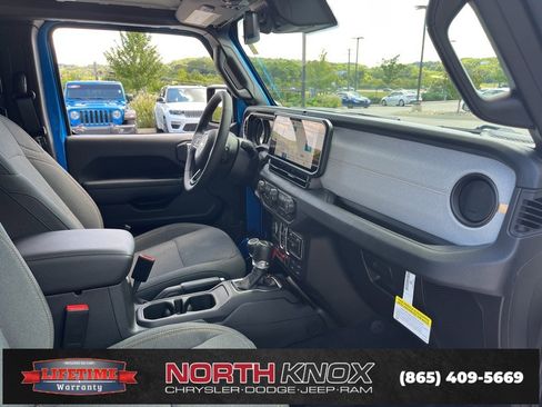 New 2025 Jeep Gladiator Sport image 29