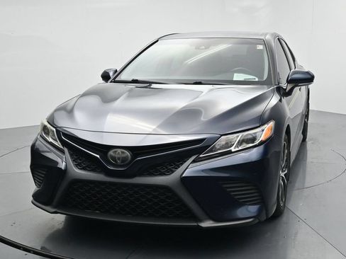 Used 2018 Toyota Camry SE w/ Convenience Package FWD image 3