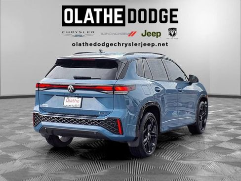 Used 2025 Volkswagen Tiguan SE R-Line AWD/4WD image 30