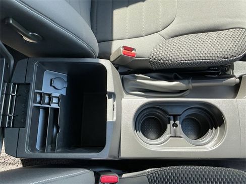 Used 2019 Nissan Frontier PRO-4X image 28
