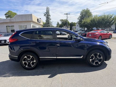 Used 2018 Honda CR-V Touring image 10