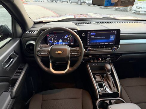 Used 2024 Chevrolet Colorado LT w/ LT Convenience Package image 12