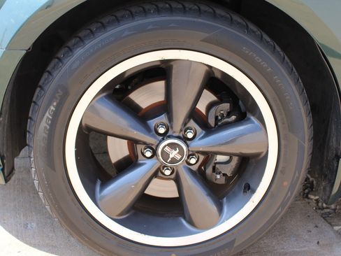 Used 2008 Ford Mustang GT Premium RWD image 16