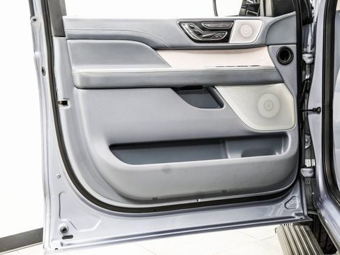 Used 2020 Lincoln Navigator L Black Label w/ Cargo Convenience Package image 45