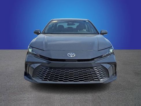 Used 2025 Toyota Camry SE FWD image 2