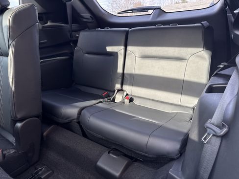 Used 2022 Mitsubishi Outlander SEL image 11