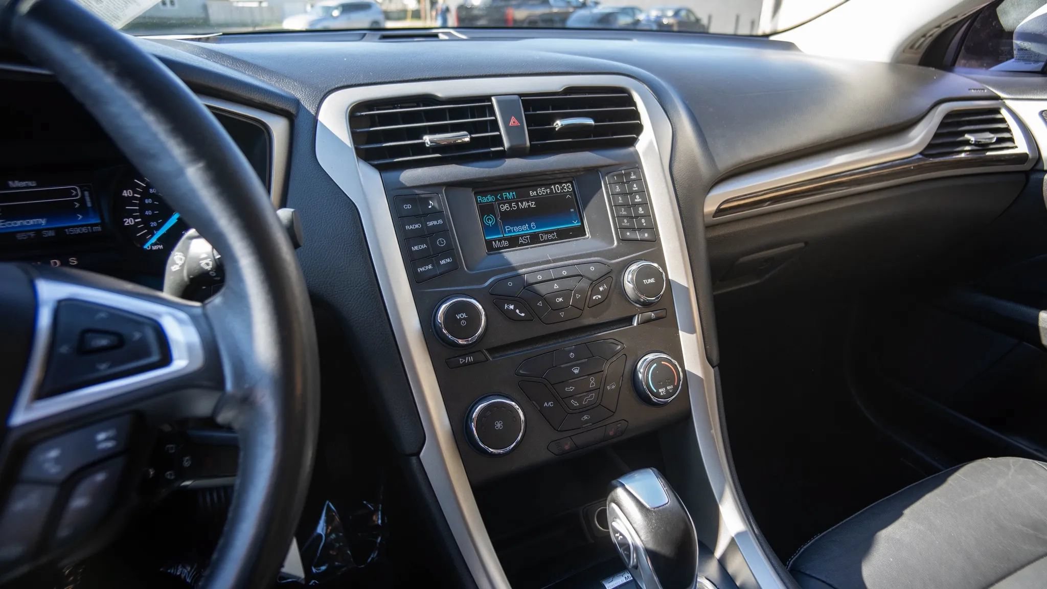 Used 2014 Ford Fusion SE w/ Equipment Group 202A FWD image 21