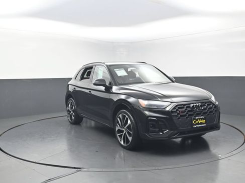 Used 2022 Audi SQ5 Prestige w/ Prestige Package AWD/4WD image 3