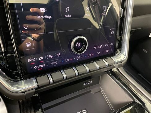 New 2026 GMC Yukon Elevation w/ Elevation Premium Package AWD/4WD image 4