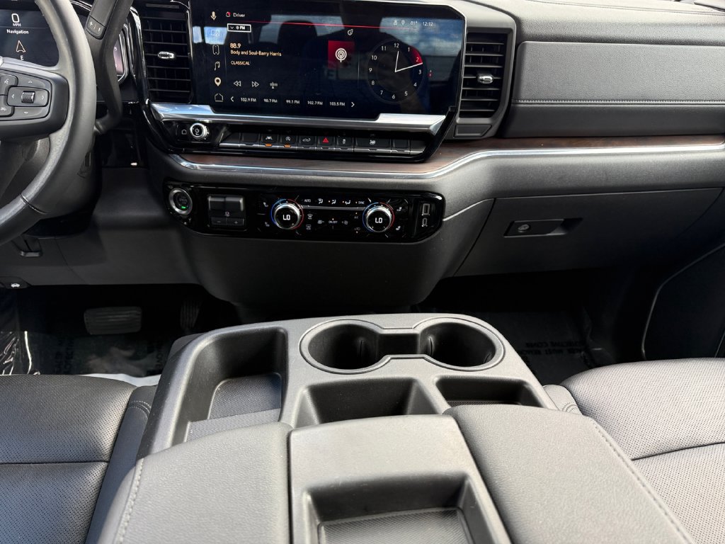 Used 2025 GMC Sierra 1500 SLT AWD/4WD image 11