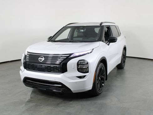 New 2026 Nissan Rogue Platinum AWD/4WD image 2