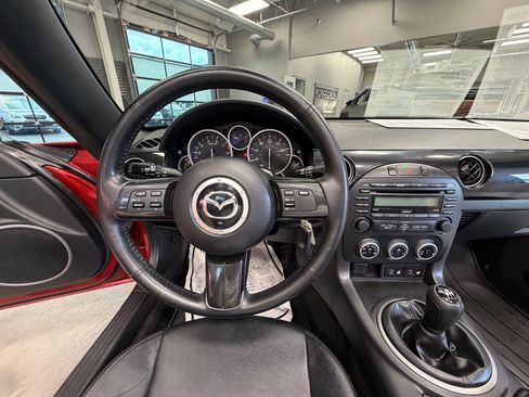 Used 2015 MAZDA MX-5 Miata Grand Touring RWD image 9