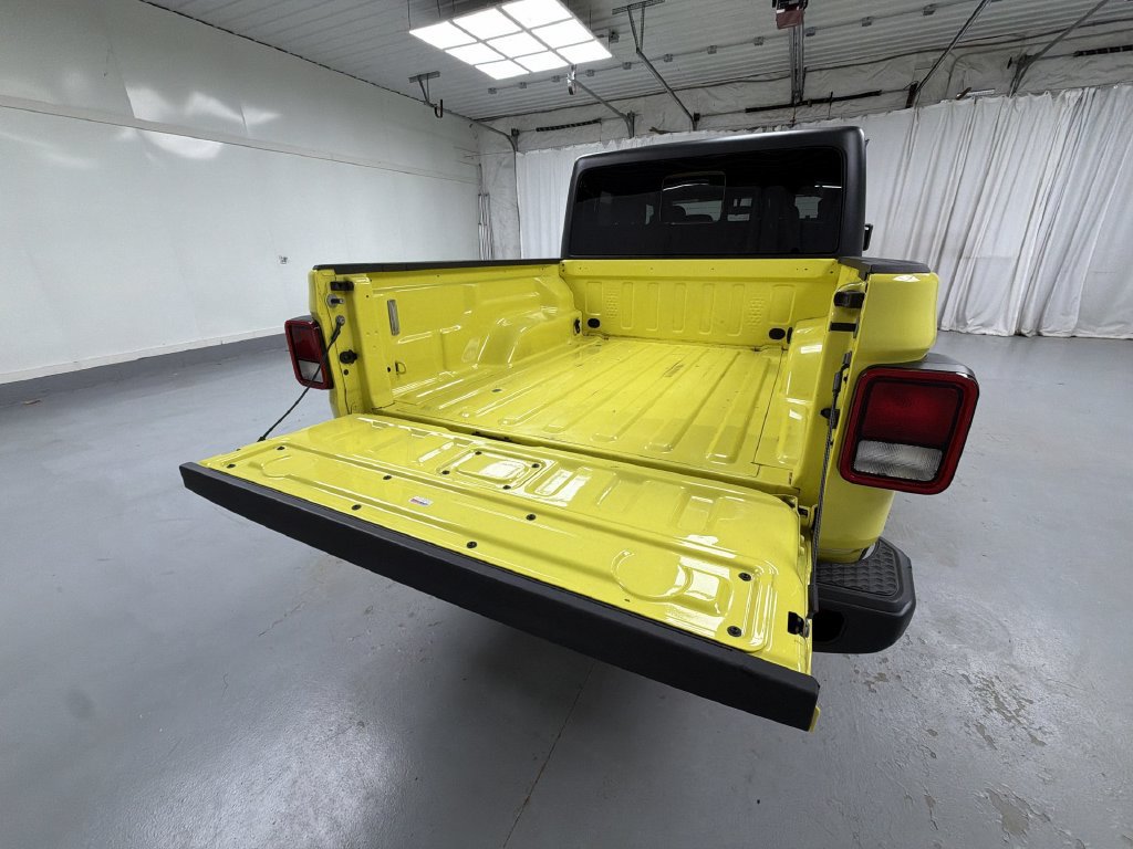 Used 2023 Jeep Gladiator Sport AWD/4WD image 18
