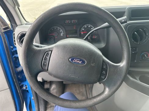 Used 2016 Ford E-350 and Econoline 350 Super Duty RWD image 8