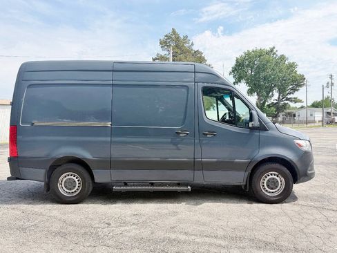 Used 2019 Mercedes-Benz Sprinter 144 image 4