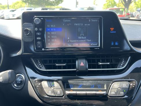 Used 2018 Toyota C-HR XLE FWD image 18
