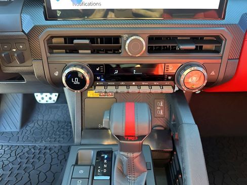 Used 2025 Toyota Tacoma TRD Pro image 36