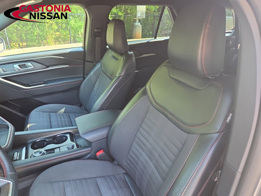 Used 2025 Ford Explorer ST-Line AWD/4WD image 19