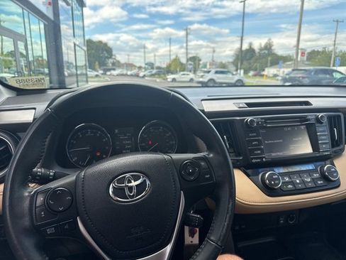 Used 2016 Toyota RAV4 XLE image 20