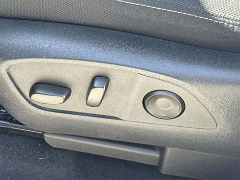 Used 2024 Chevrolet Traverse LT image 34