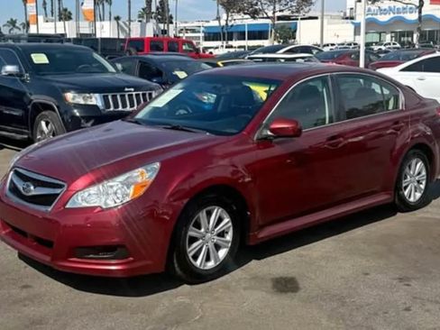 Used 2011 Subaru Legacy 2.5i Premium AWD/4WD image 2