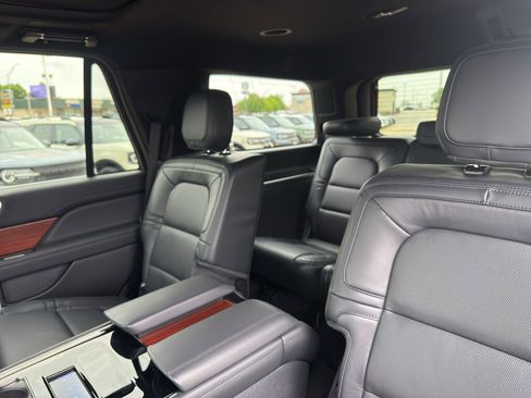 Used 2024 Lincoln Navigator Reserve AWD/4WD image 12