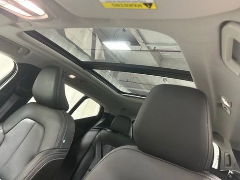 Used 2025 Volvo XC40 B5 Plus AWD/4WD image 23